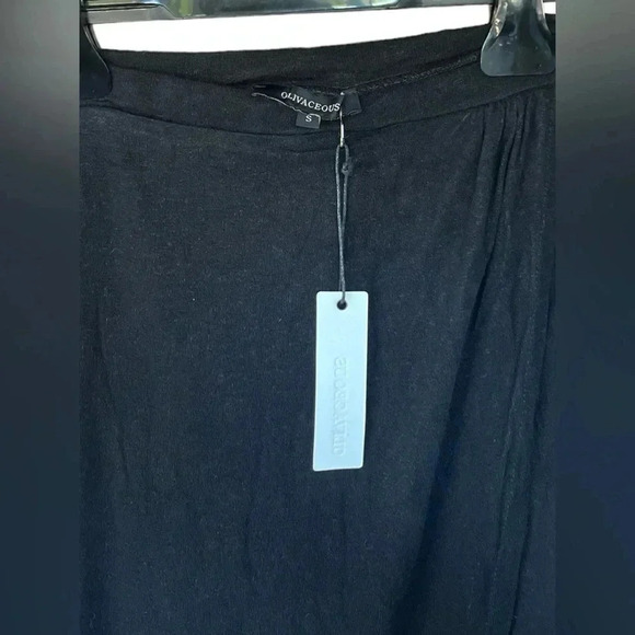 NWT Olivaceous Asymmetrical Skirt in Black Size Small - Picture 3 of 6